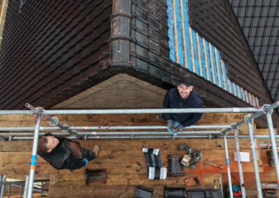 Hardwerkend personeel van Van Overbeeke Dakwerken