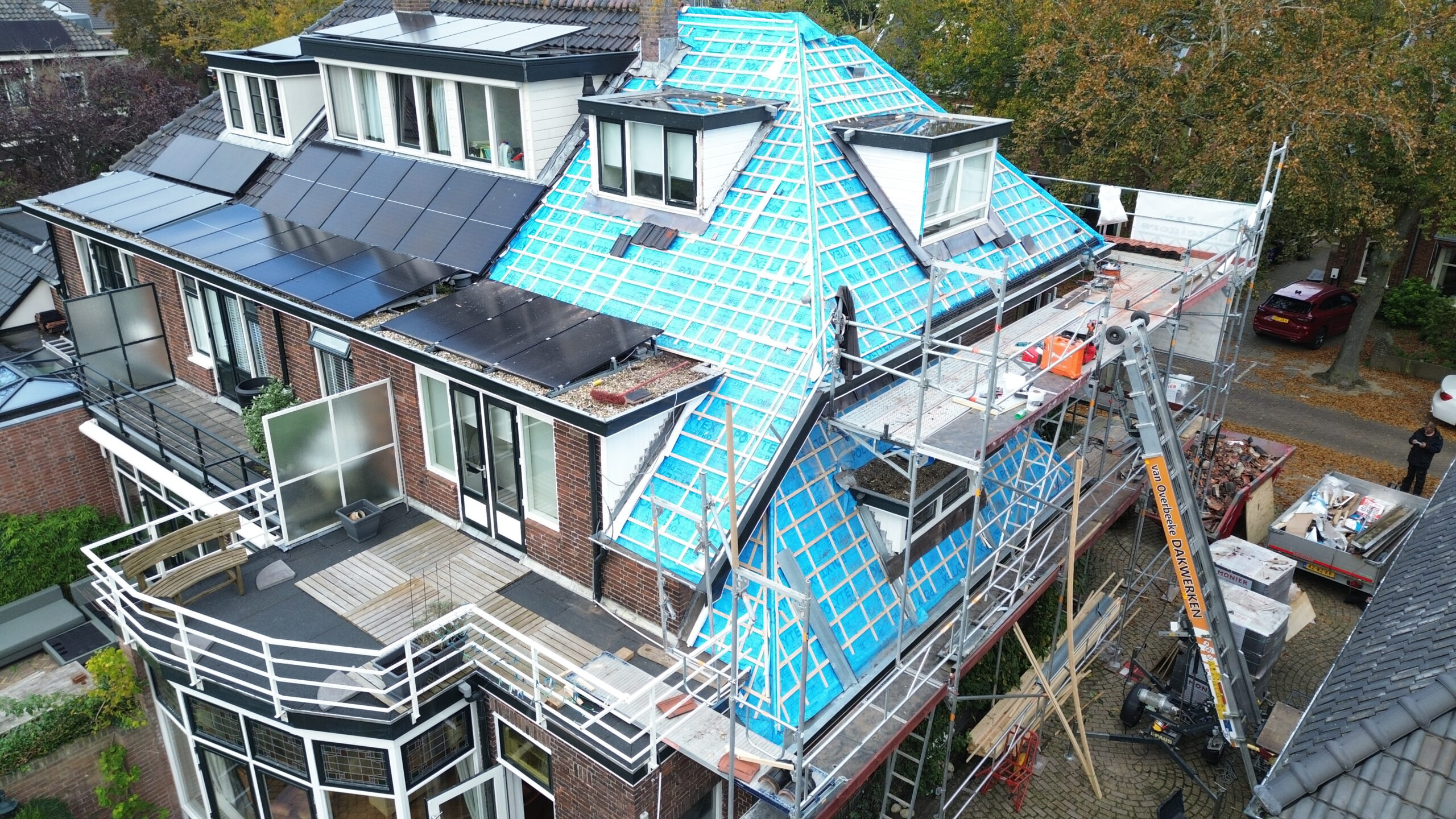 Werkzaamheden aan het dak van een woning